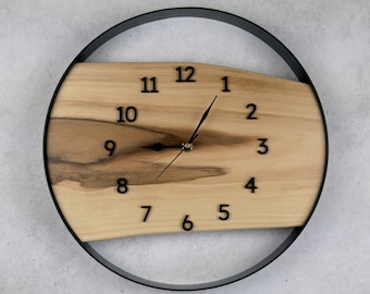 Horloge murale unique en bois de noyer - Fabriquée à la main !