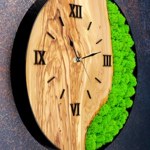 Horloge murale sur mesure avec de la mousse, horloge murale en bois, horloge pour le salon, la chambre, le bureau, décoration d'intérieur image 3