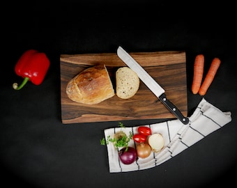 Planche à découper élégante en bois de noyer - Idéale également comme planche à fromages.