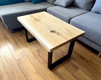 Table basse monolithique en chêne unique - Ornement intérieur artisanal