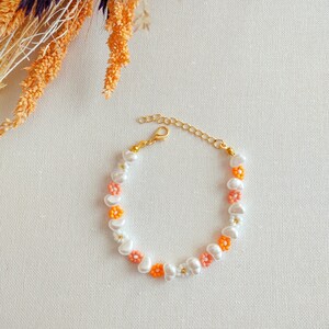 Flower Pearl Beaded Bracelet, Colorful Daisy Bead Bracelet, Pearl Bracelet, Rainbow Bracelet, Summer Bracelet, Orange Dainty Bracelet