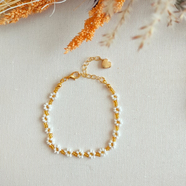 Daisy Flower Bead Bracelet, Girls Beaded Bracelet, Dainty Bracelet, Chain Bracelet, Flower Bead Bracelet, Minimalist Bracelet, Boho Bracelet