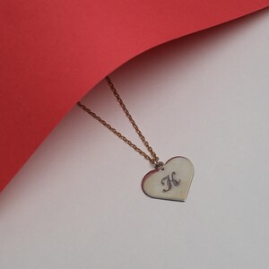 Collar con letra de corazón de oro, collar con inicial personalizado, colgante de corazón de oro personalizado, delicadas joyas hechas a mano, regalos para el día de la madre para ella