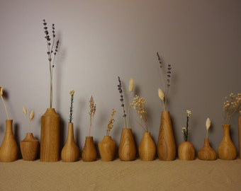 Vases en bois uniques et minimalistes pour fleurs séchées. Sélectionnable en forme et en bois.