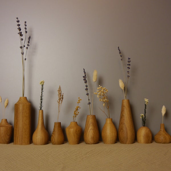 Unique, minimalist wooden vases for dried flowers Selectable in shape and wood