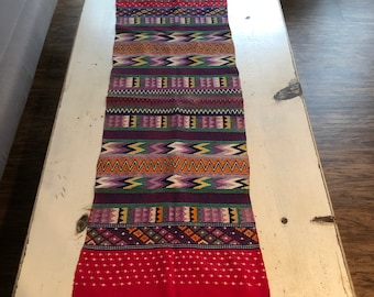 Tapiz bordado vintage de Guatemala
