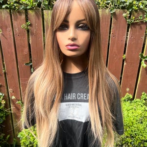Luxury fibre heat resistant wig - ready to post
