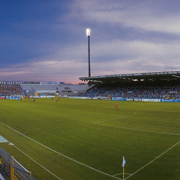 Plakat Stadion w Monachium 2017 – 85 x 34,7 cm – 120 x 50 cm – 240 x 100 cm – Dekoracja ścienna do salonu i sypialni