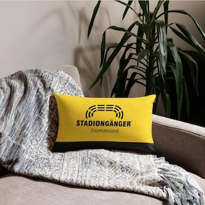 Cojín postal de los asistentes al estadio de Dortmund – PERSONALIZACIÓN – 50 x 30 cm o 60 x 40 cm