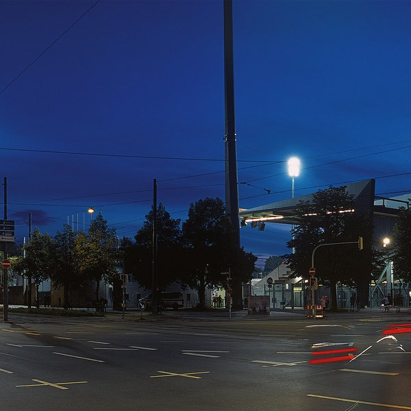 Niebieski plakat na stadion w Monachium | Widok zewnętrzny stadionu Grünwalder | Sztuka piłkarska dla kibiców | Prezent z Monachium | Mural na stadionie