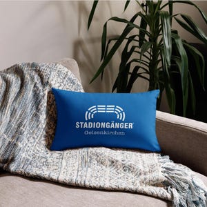 Cojín postal para asistentes al estadio de Gelsenkirchen – PERSONALIZACIÓN – 50 x 30 cm o 60 x 40 cm