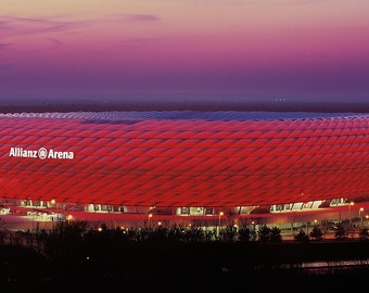 München Stadion Poster Rot – Panoramabild – Fußball Wandbild Deko – Geschenk für Fans – 85 x 34,7 cm – 120 x 50 cm – 240 x 100 cm – Panorama