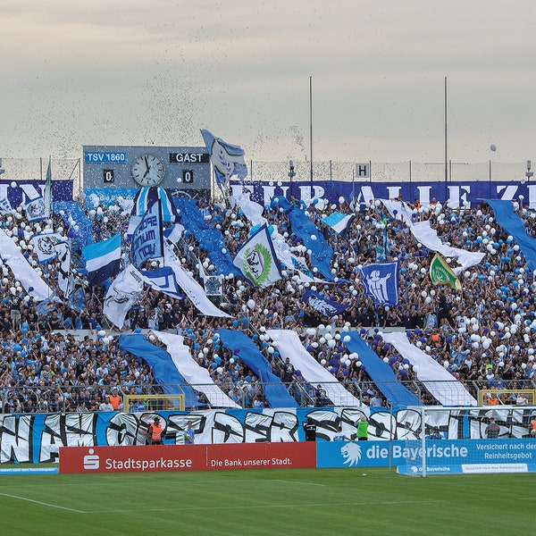 Poster München Fans blau Intro – 85 x 34,7 cm – 120 x 50 cm – 240 x 100 cm – Panorama