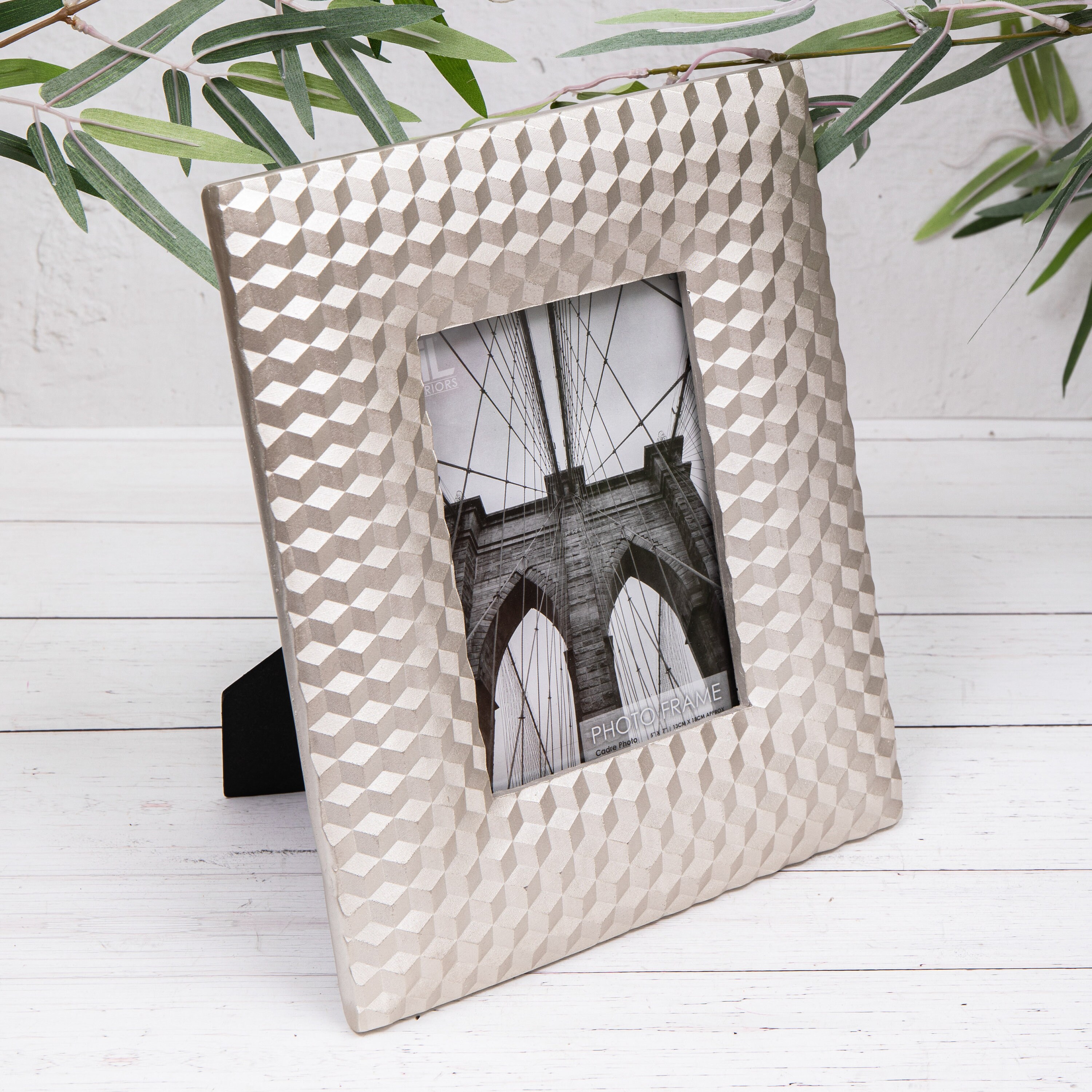 Grey Pedestal Photo Clip Stand with Family Sentiment Frame, 4x6