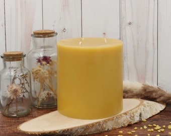Kerze Runde Bienen | handgemachte Kerze in Überbreite mit 3 Dochten | Naturprodukt Bienenwachs | Kerzen Deko Wohnung und Haus | Raumduft