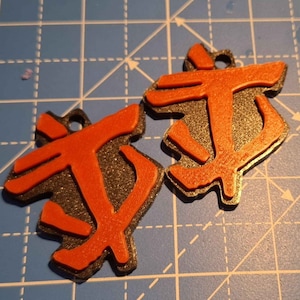Llavero y cordón con el ícono del pretor de DOOM // Logotipo de Doomguy // Diseño impreso en 3D hecho por un fan