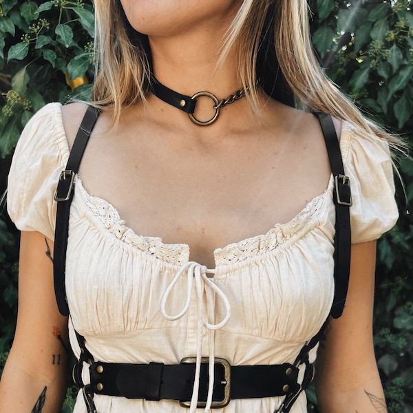 Vegan leer en bronzen ketting choker kraag