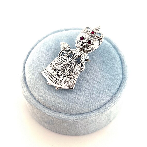 Solid Silver Queen Cat Brooch with Ruby Crown - image 4