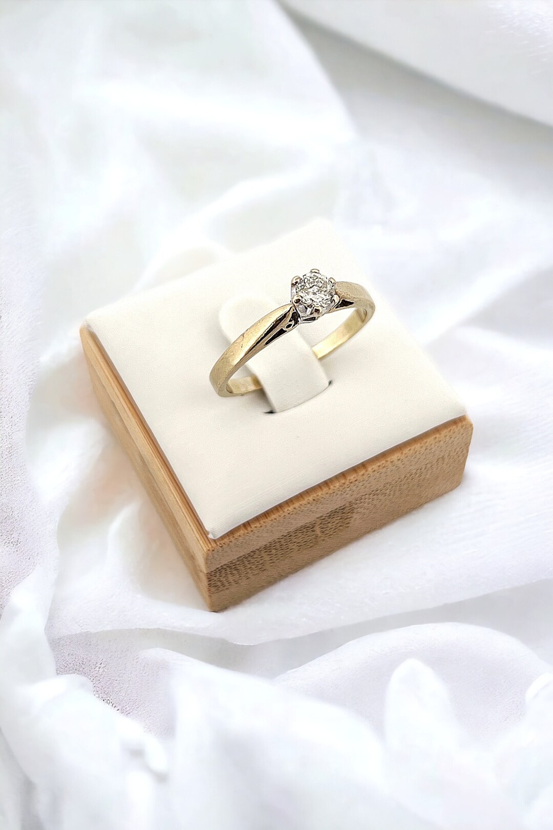 Vintage 9ct Gold Diamond Engagement Ring With Round Brilliant Cut Stone ...