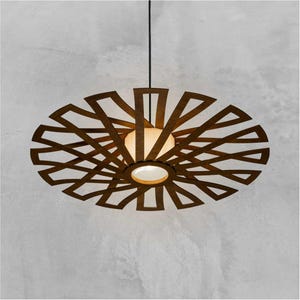 Lustre Discus Brown en contreplaqué : suspension moderne Mid-Century