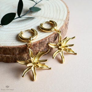 Gold Lily Flower Hoop Earrings , Sculptural Floral Earrings , Nature Inspired Botanical Jewelry, Elegant Dangle Earrings, Holiday Gift