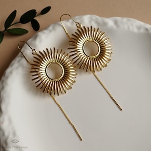 Gold Sunburst Earrings Celestial Drop Earrings Boho Sun Charm Jewelry Statement Dangle Earrings Modern Festival Earrings Gift for Her