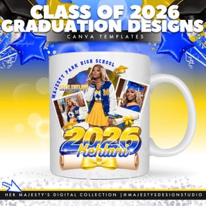 K&ouml;nnte beinhalten: Wei&szlig;e Keramik-Tasse mit einem Abschluss-Design. Die Tasse zeigt den Text "CLASS OF 2026 GRADUATION DESIGNS" und "CANVA TEMPLATES". Sie enth&auml;lt Fotos einer Absolventin, den Schulnamen und den Namen der Absolventin.