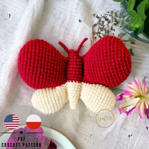 Puede incluir: Un patrón de crochet para una mariposa roja y blanca. El patrón está disponible en inglés y polaco. El patrón se llama "PDF Crochet Pattern".