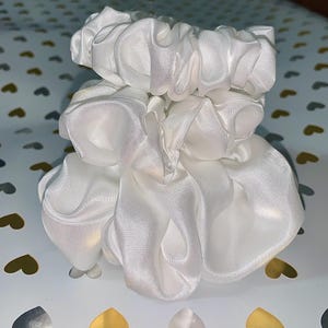Mulberry Silk Scrunchie Set- Ivory