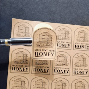 Etichette personalizzate per barattoli di miele. Testo personalizzato. Stampate su carta Kraft rustica.
