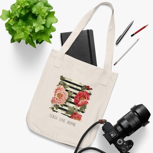 Bolso de tela con el lema "Enseña, ama, inspira", bolso para profesor, regalo de agradecimiento para profesores, bolso personalizado para profesores, regalo floral para profesores, bolso de lona. imagen 7