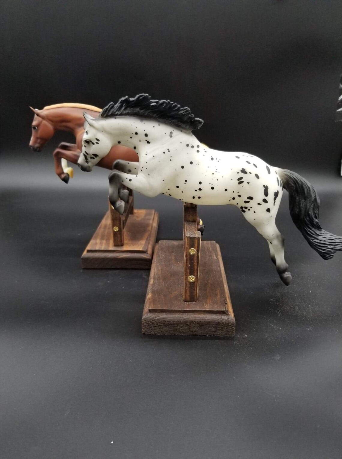 Breyer Traditional Support De Selle En Bois Pour Figurine Cheval - Échelle 1:9
