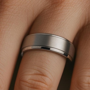Men&#39;s Titanium Wedding Band Ring Adult 8mm White Brushed Center Shiny Step Edge Ring Silver Titanium Ring Women&#39;s Titanium Ring Comfort Fit