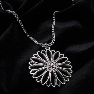 Silber Tibetan Filigree Blumen Anhänger Halskette mit Panzerkette