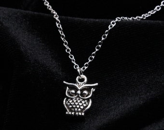 Silver Owl pendant necklace with curb chain