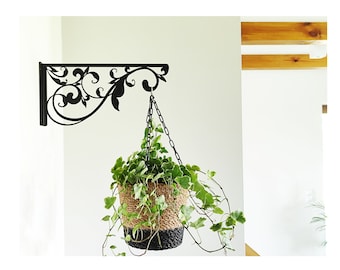 Artistic Metal Plant Hanger for Pots - Indoor/Outdoor Elegant Display