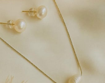 Handmade 18k Gold Plated Freshwater Pearl Necklace and Earring Set