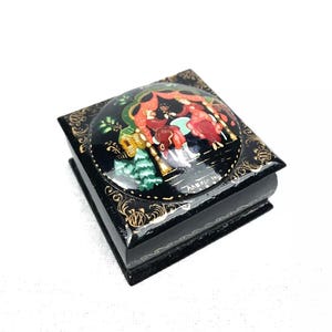 Russian Lacquered Fairytale Trinket Box / Signed  / Black And Red