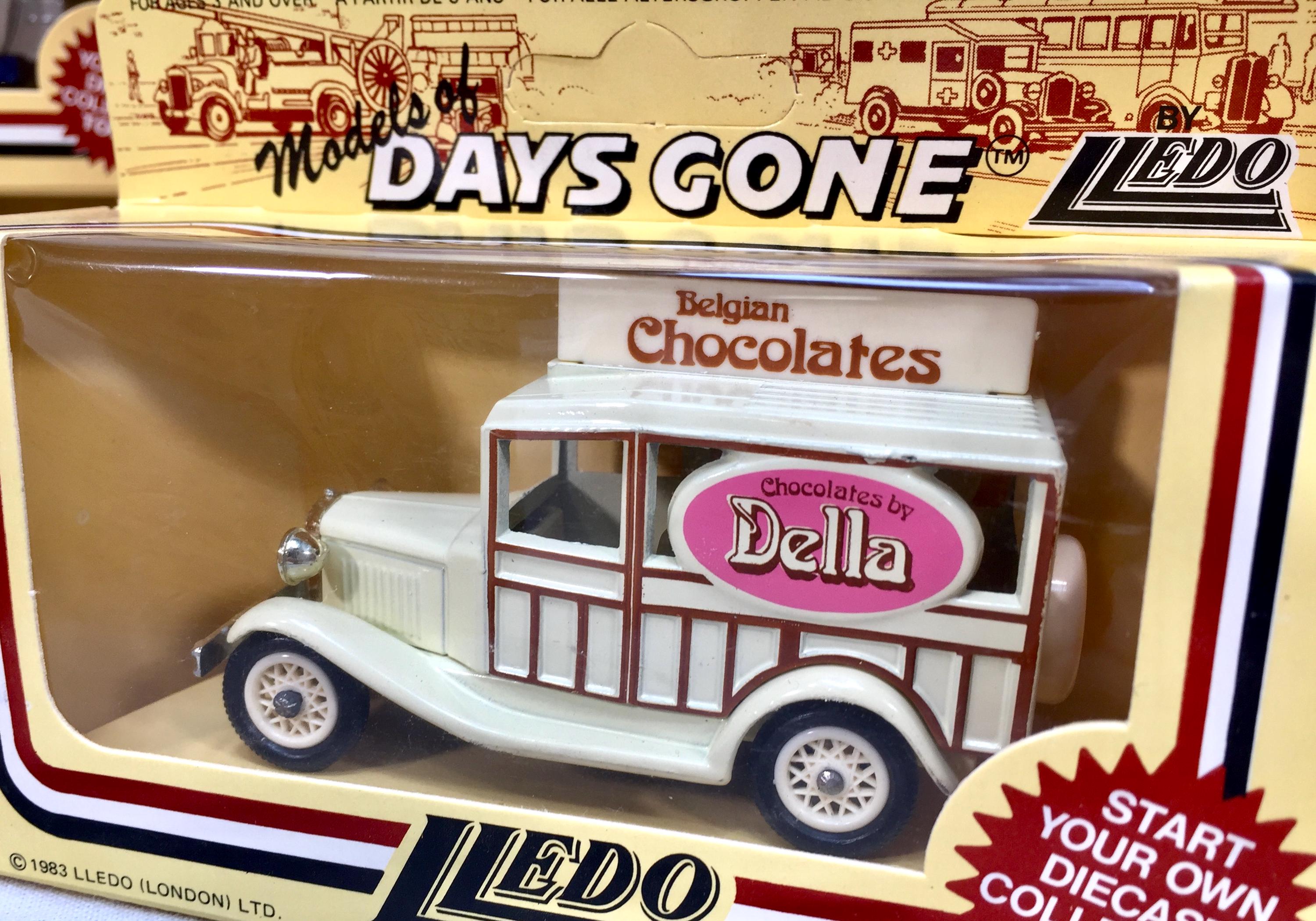 Lot Lledo Vintage Club & Days Gone - Voitures Miniatures Neuves Sous Blister