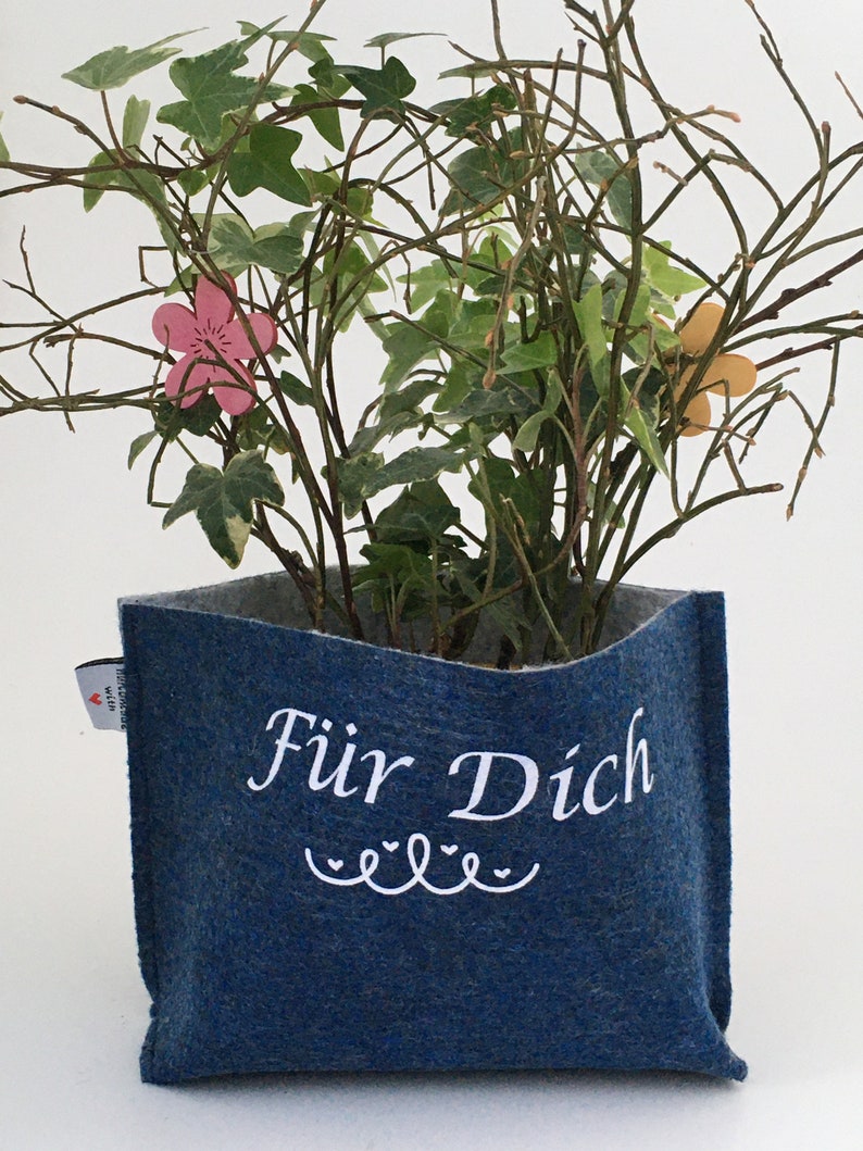 Personalisiert mit Namen Wunschtext Geschenk Filztüte Utensilo Geschenkverpackung Blumentopf Mama blau Bild 3