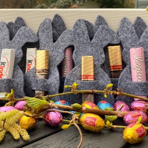 5er Set Mini Filz Hase Osterhase grau Osterdeko Tischdeko Geschenk Frohe Ostern Bild 1