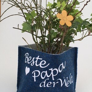 Personalisiert mit Namen Wunschtext Geschenk Filztüte Utensilo Geschenkverpackung Blumentopf Mama blau Bild 4