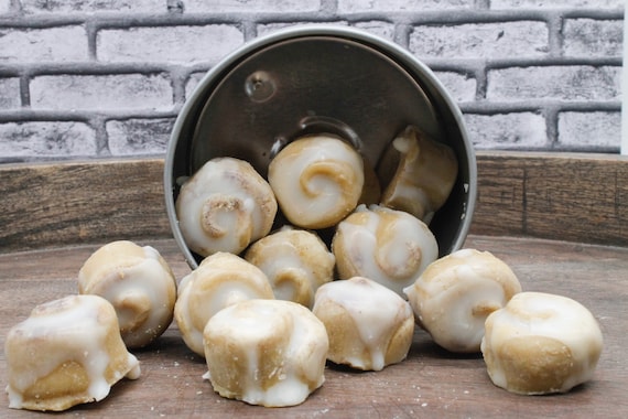 Cinnamon Bun Wax Melts | 4 oz. Cinnamon Bun Soy Melts | Wax Melt Food | Wax Melt | Wax Melts for Warmers | Wax Melt Gifts | Fake Food Melts