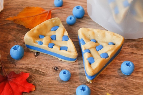 Deliciously Scented Blueberry Pie Wax Melts - Berries, Cinnamon, and Vanilla | Blueberry Pie Wax Melts | Wax Melt Gifts