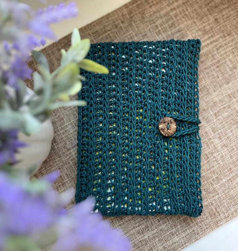 30 Book Sleeve Crochet Patterns for Stylish, Protective Handmade Reading Accessories 30 Textured Book Sleeve Crochet Pattern