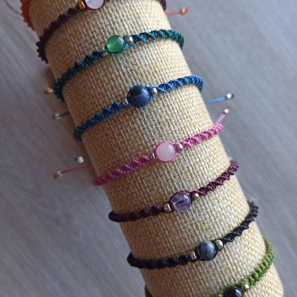 Bracelet personnalisable tressé en micro macramé et Pierre semi précieuse véritable fait main