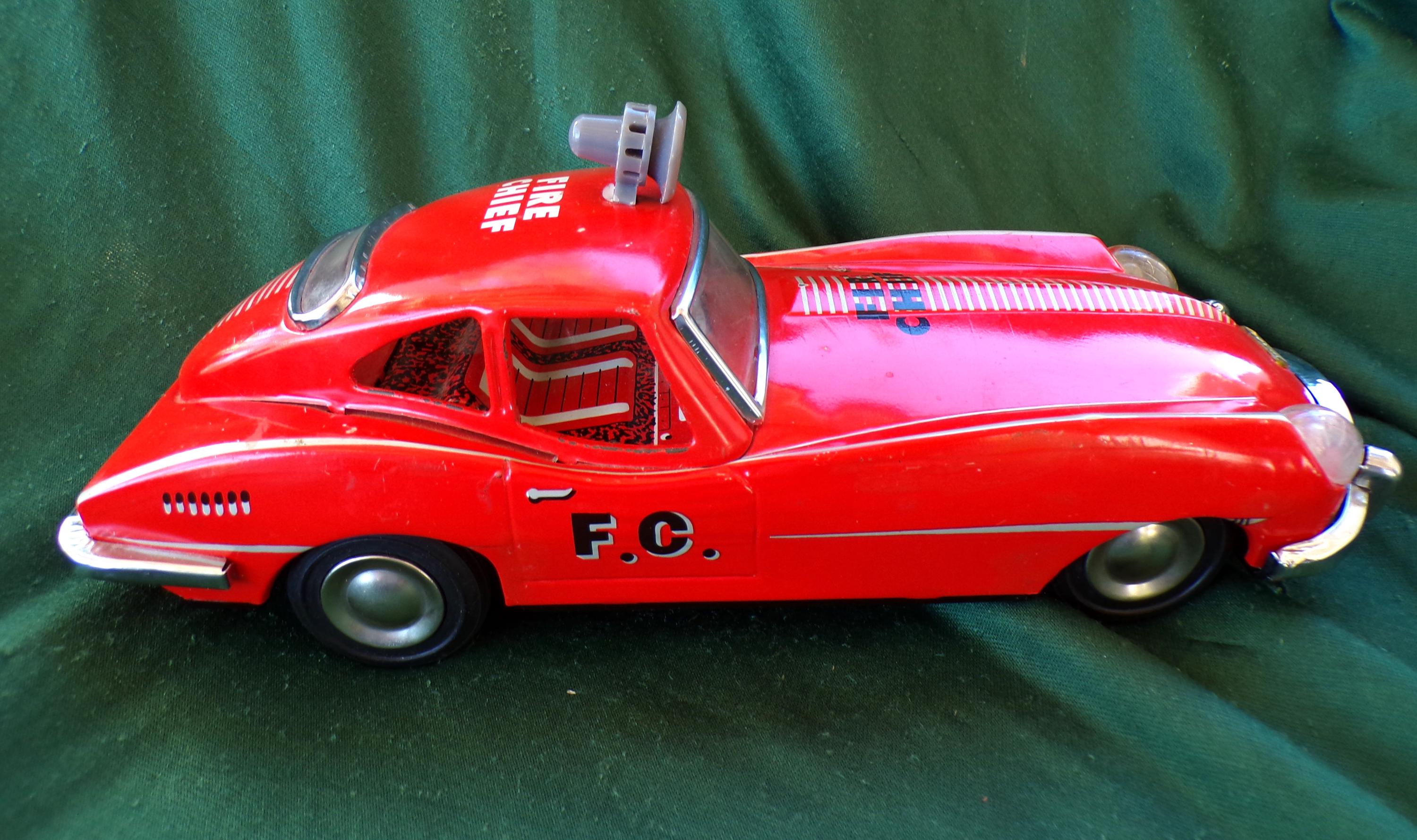Vtg CHIEF FIRE F.C. ME 627 Tin Metal Litho Car Battery Op