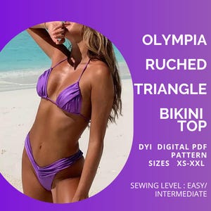 Könnte beinhalten: Ein lilafarbenes gerüschtes Dreiecks-Bikini-Set. Das Bild enthält den Text "OLYMPIA RUCHED TRIANGLE BIKINI TOP" und "DYI DIGITAL PDF PATTERN SIZES XS-XXL" und "SEWING LEVEL: EASY/ INTERMEDIATE".