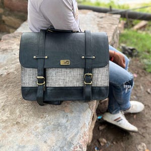 Bolso bandolera de piel grabado a mano para portátil, maletín de oficial personalizado.