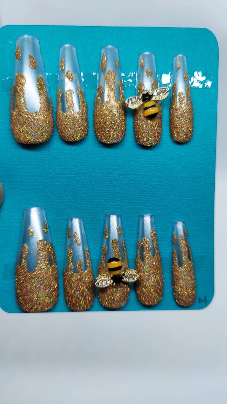 Gold Glitter Bee Press On Nails: Honey Drip Kawaii Theme image 3